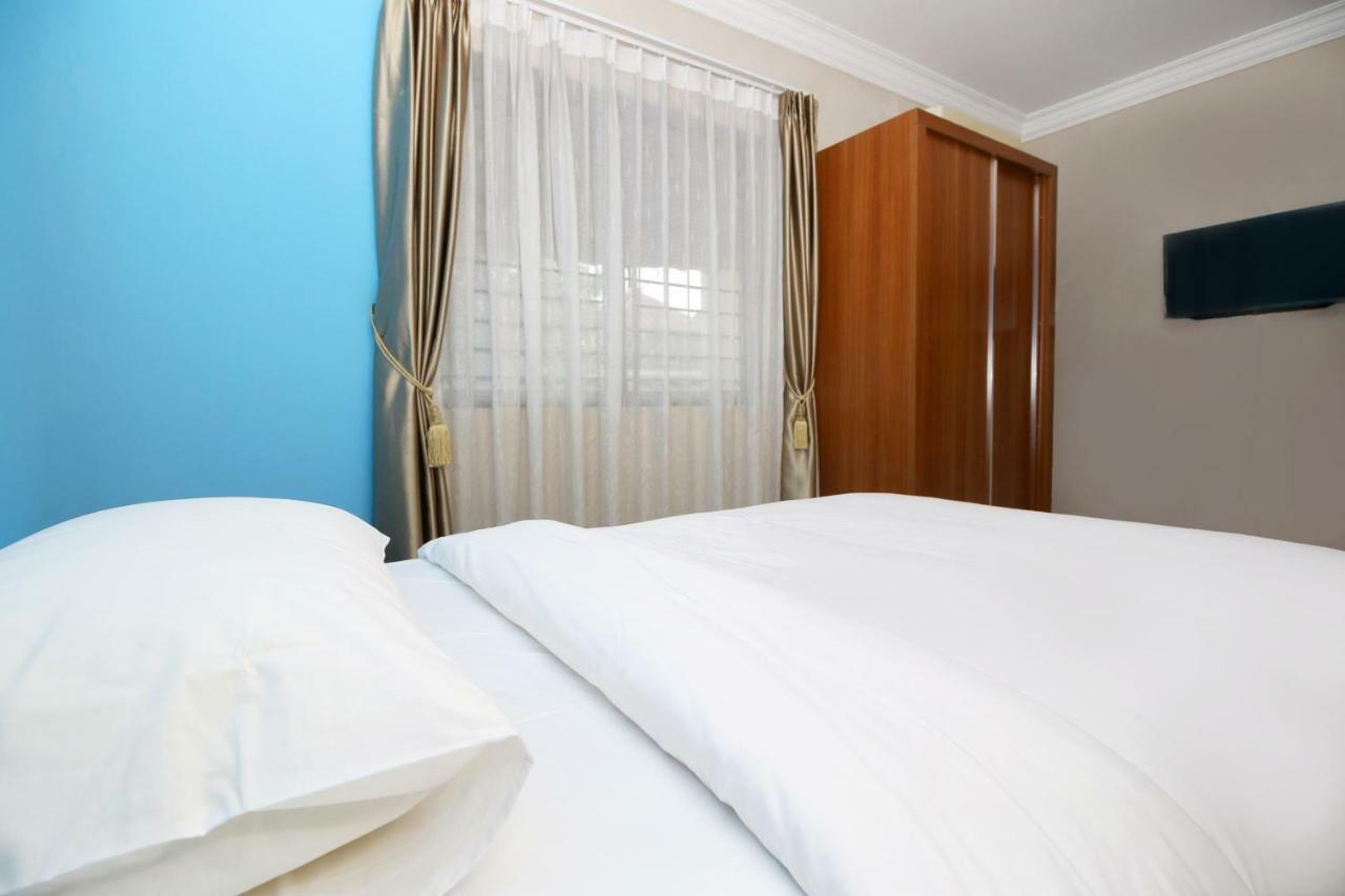 Safina Inn Syariah Sekupang Batam Exterior foto